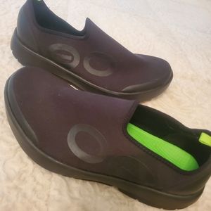 OOFOS mens black oomg Eezee Low Recovery Shoes size 11.5/12